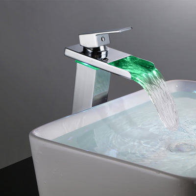 Rubinetto per lavabo da bagno monoforo con beccuccio che cambia colore a cascata LED