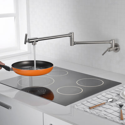 Montaggio a parete del rubinetto riempitivo per pentole, finitura in nichel spazzolato e design a doppio giunto oscillante